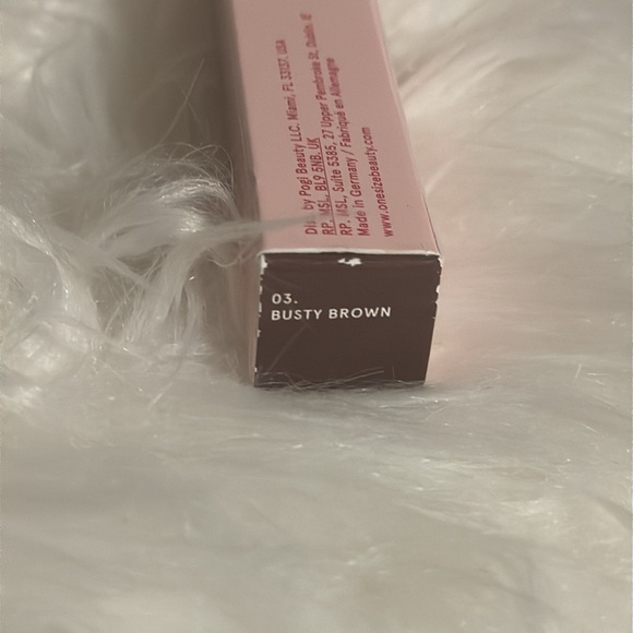 *NWT* One Size Beauty Liquid Eyeliner - Picture 2 of 3